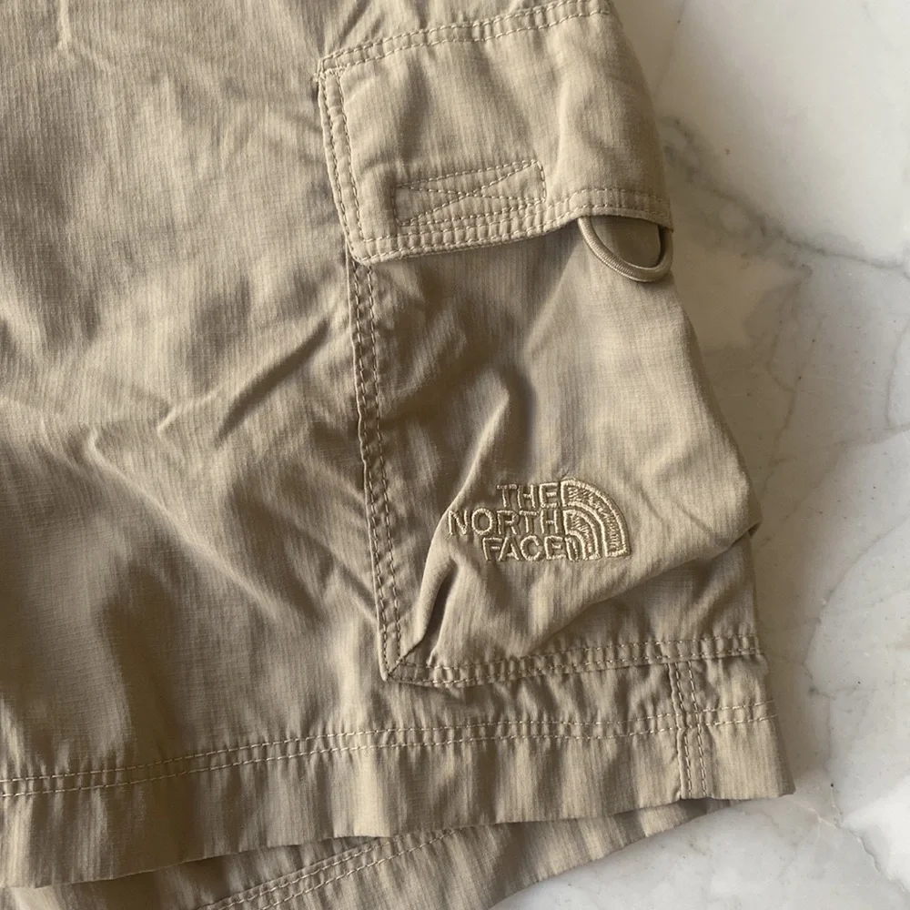 THE NORTH FACE Womens‎ Shorts 6 long 7” inseam - Picture 3 of 9